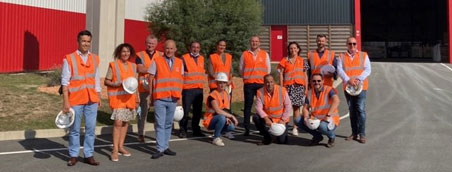 equipe la compagnie du logement en visite a hoffmann green ciment